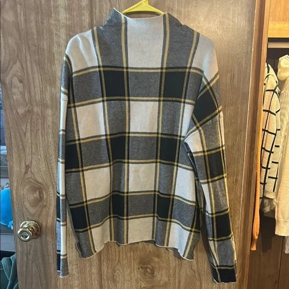 Plaid Sweater for woman - Black and Cream - Picture 1 of 1